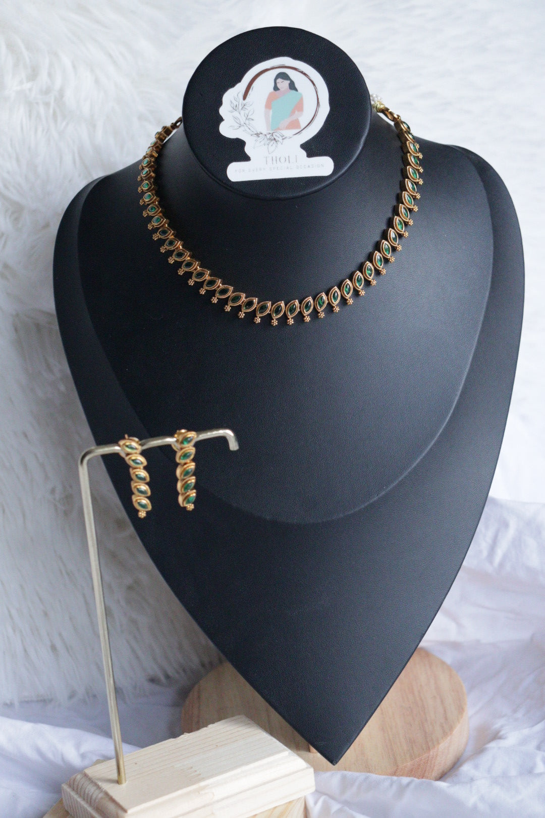 Gold platef kemp short necklace