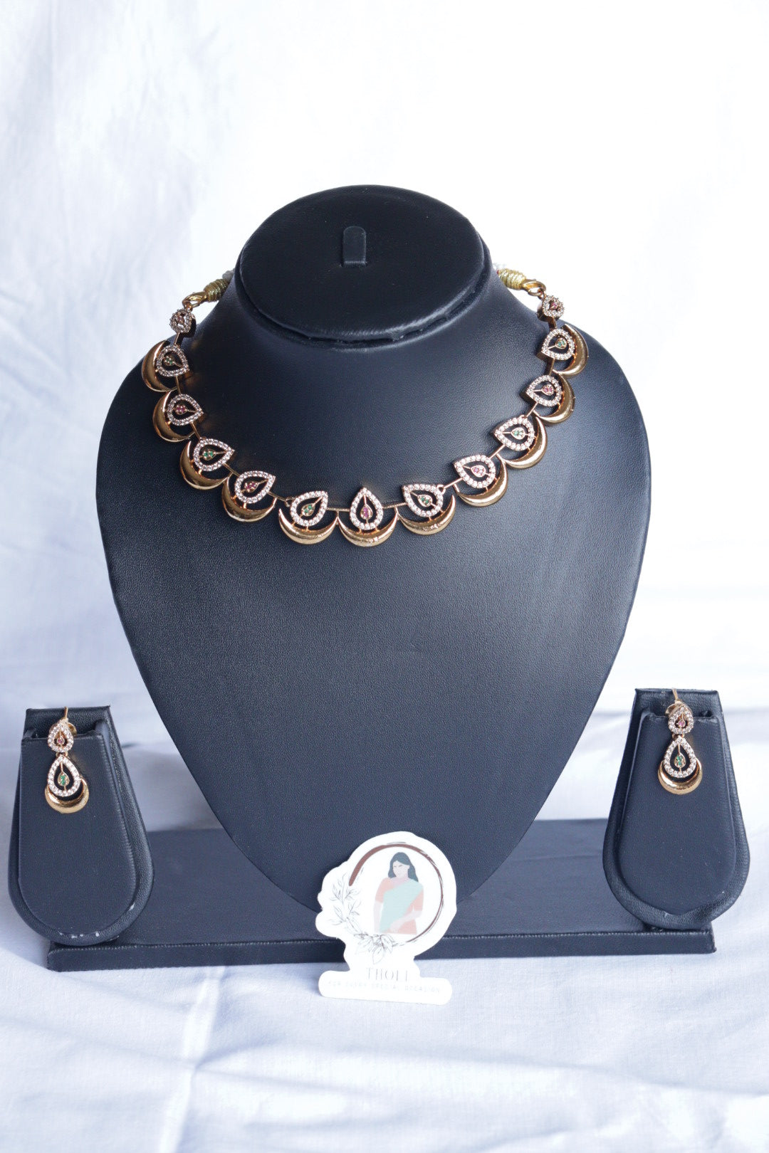 Gold plated diamond short necklace