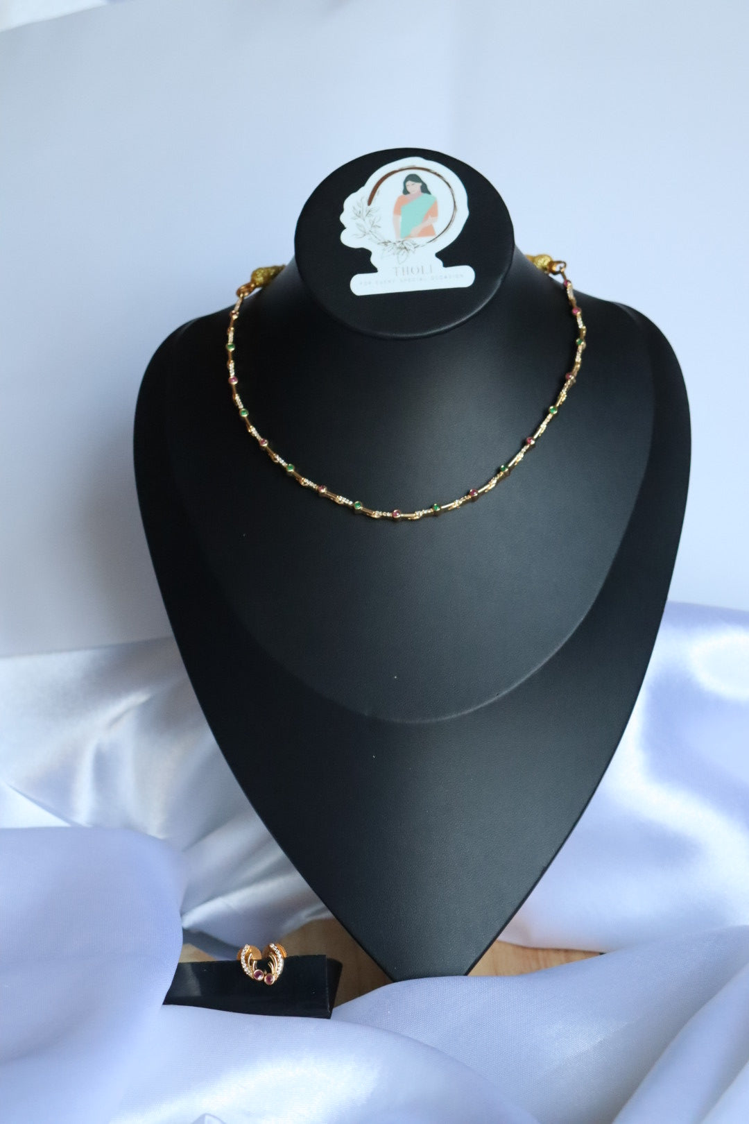 Elegant round necklace