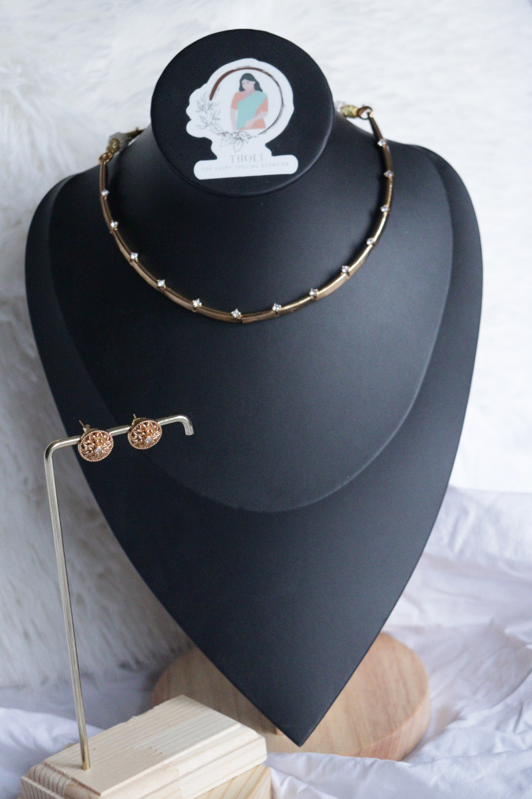 Gold plated Dimond round necklace