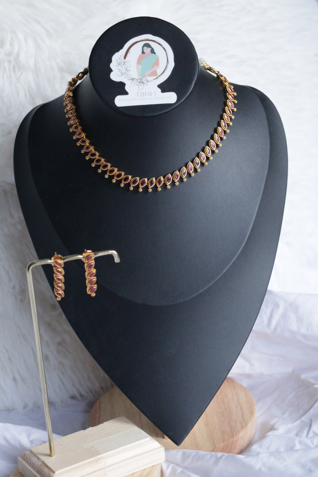 Gold platef kemp short necklace