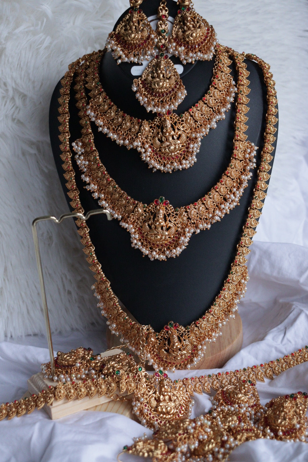 Nakshi Full temple bridal set