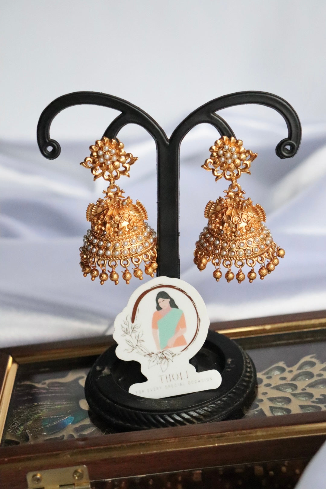 White stone Earrings