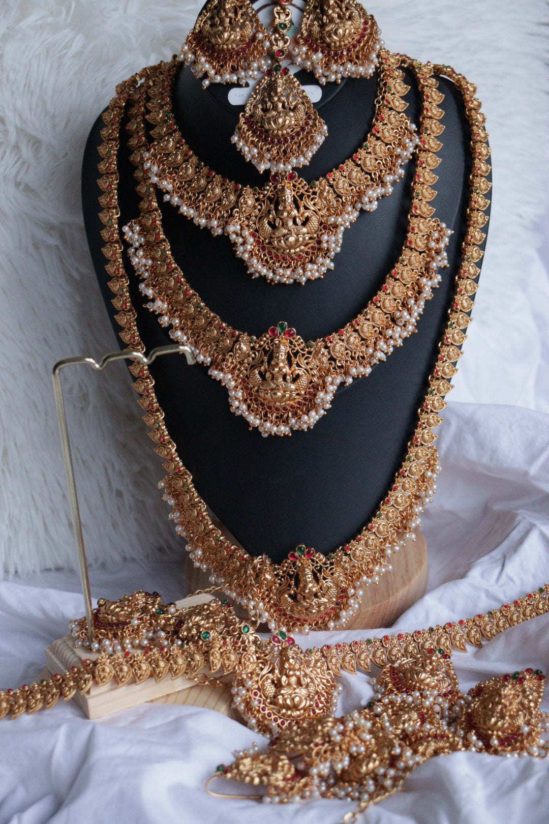 Nakshi Full temple bridal set