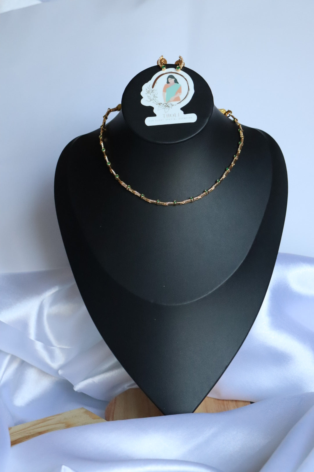 Elegant round necklace