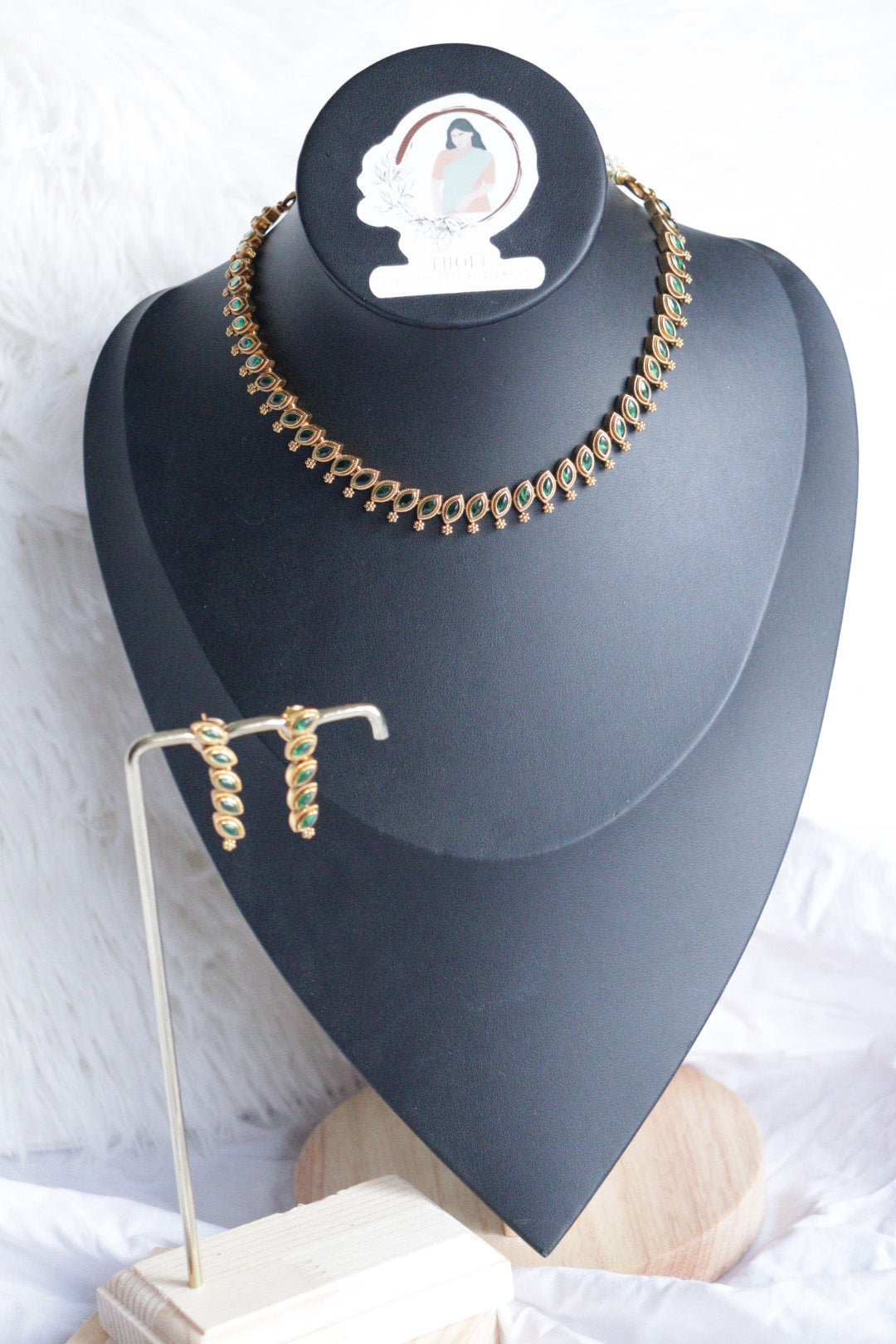 Gold platef kemp short necklace